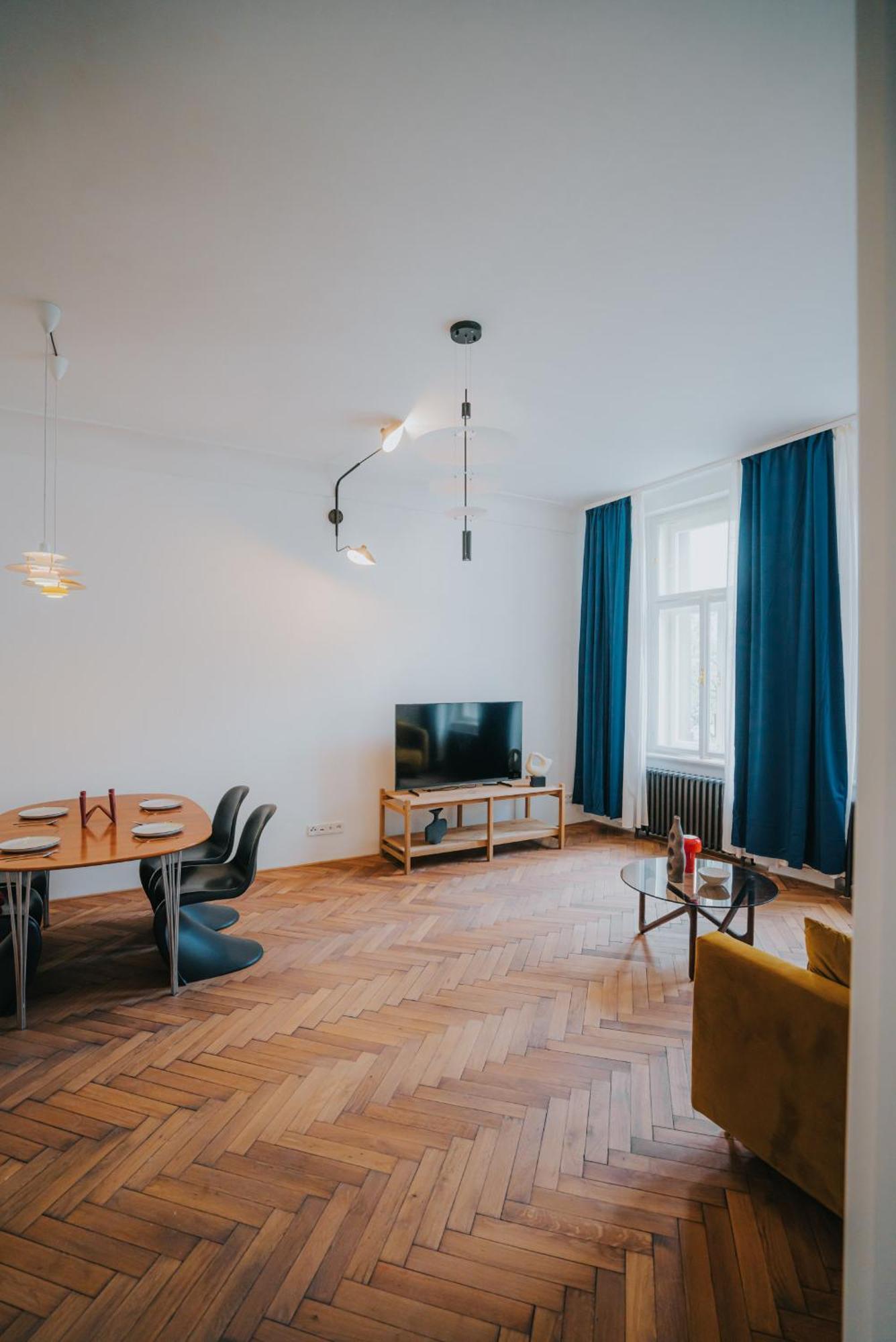Bohemian Experience Aparthotel Prague Exterior photo