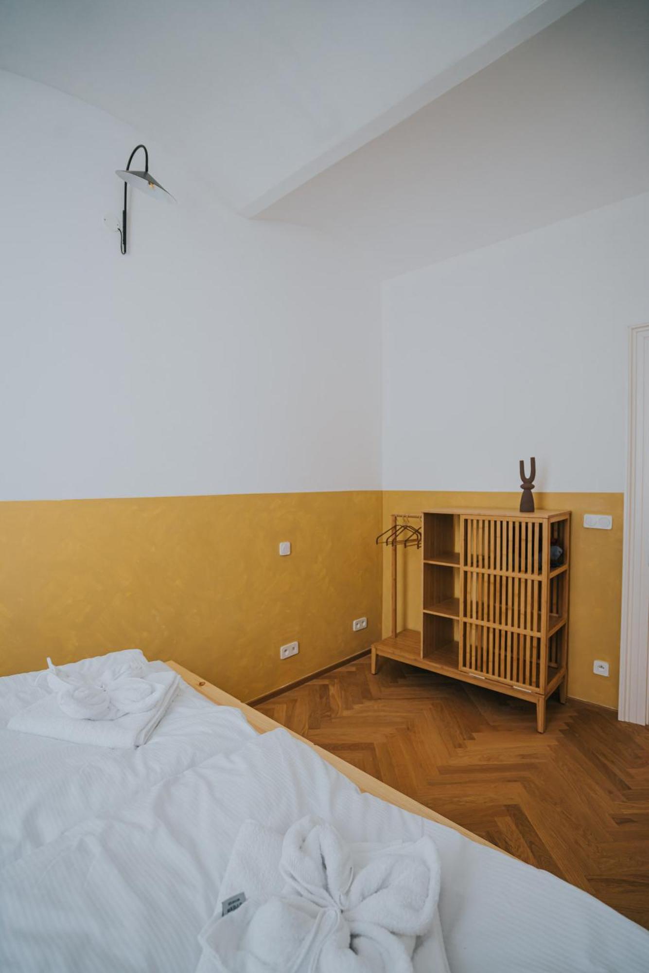 Bohemian Experience Aparthotel Prague Exterior photo