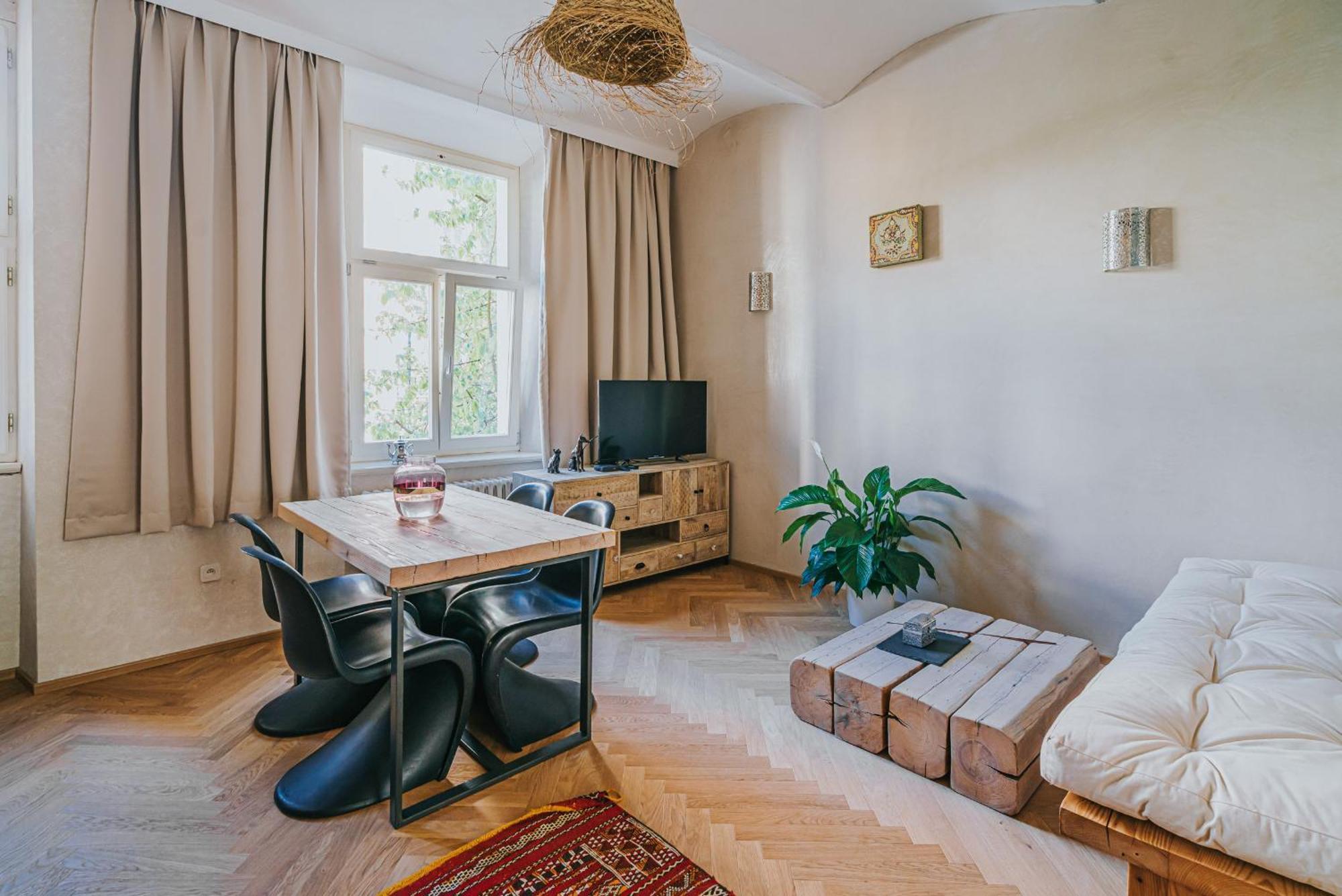 Bohemian Experience Aparthotel Prague Exterior photo